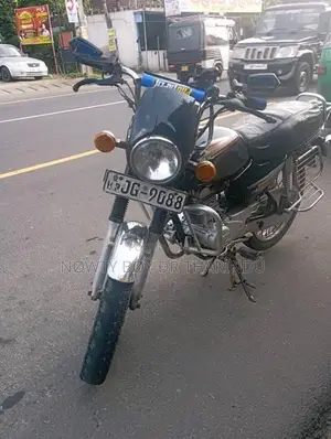 Bajaj Boxer 2004 Motorbike (Used)