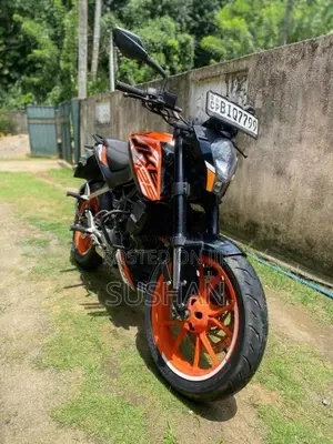 KTM DUKE 125 2020 Motorbike (Used)