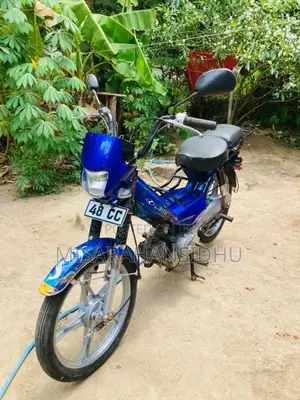 Kinetic Safari 2011 Motorbike (Used)