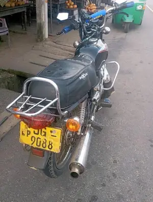 Bajaj Boxer 2004 Motorbike (Used)