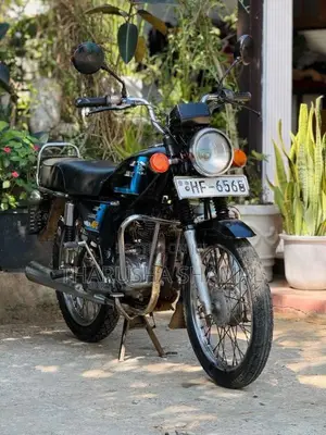 Bajaj Boxer 2004 Motorbike (Used)