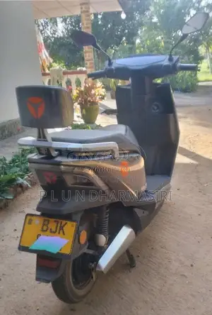 Yadea T5 2024 Motorbike (Used)