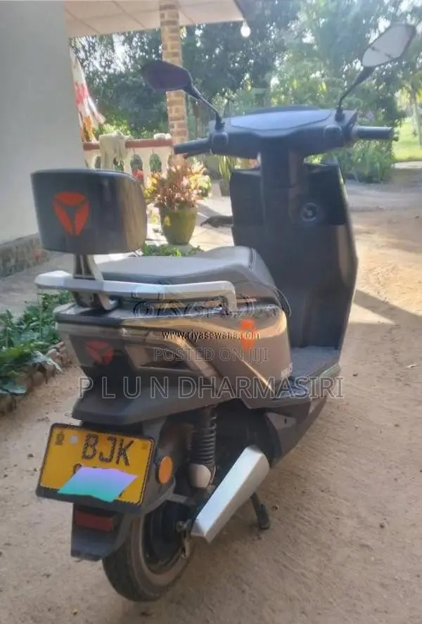 Yadea T5 2024 Motorbike (Used)