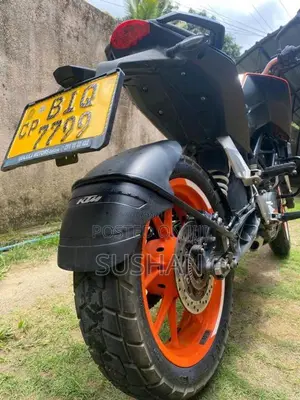 KTM DUKE 125 2020 Motorbike (Used)