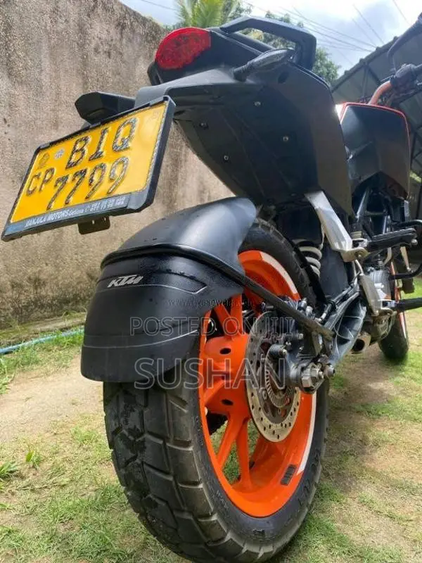 KTM DUKE 125 2020 Motorbike (Used)
