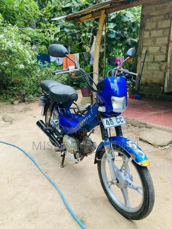 Kinetic Safari 2011 Motorbike (Used)