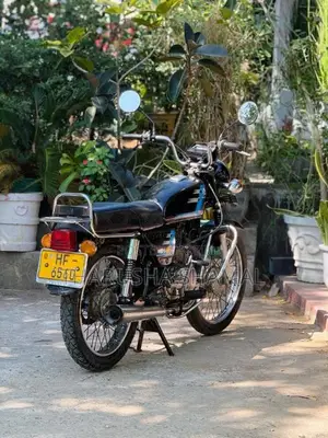 Bajaj Boxer 2004 Motorbike (Used)