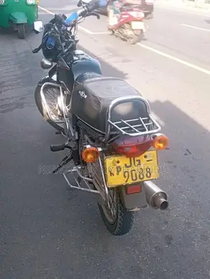 Bajaj Boxer 2004 Motorbike (Used)