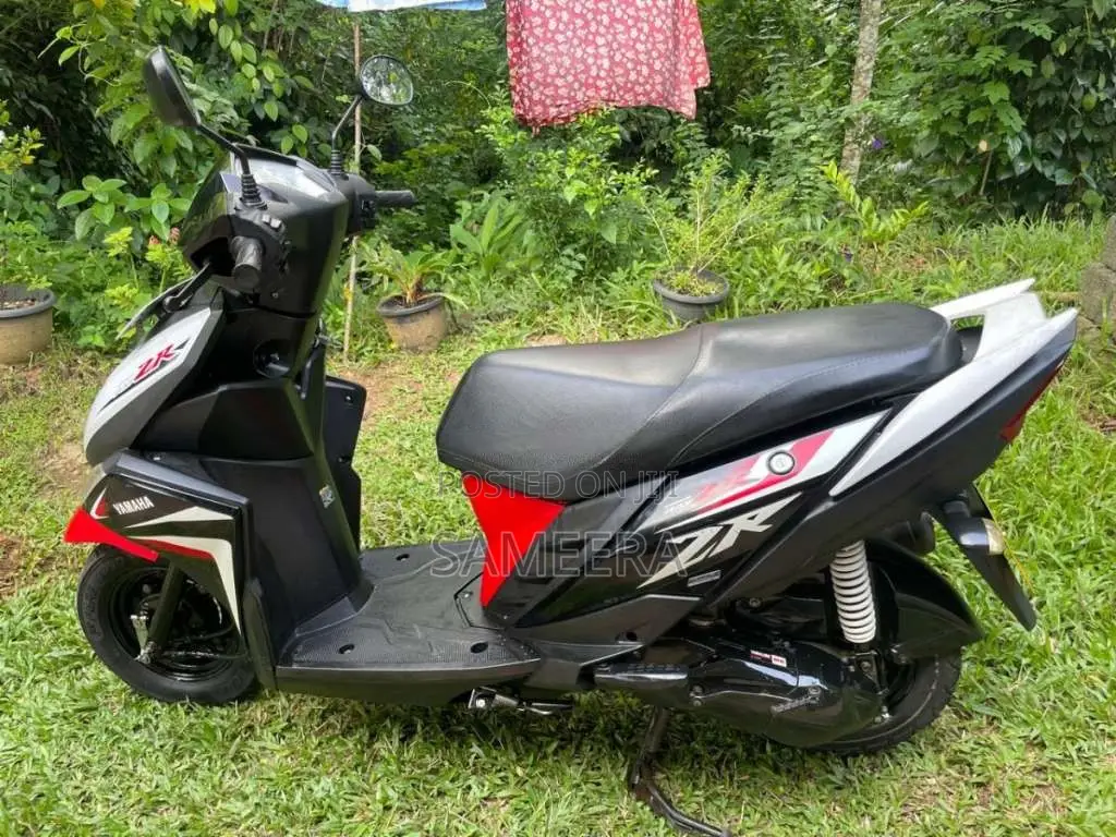 Yamaha ZR 2017 Motorbike (Used)