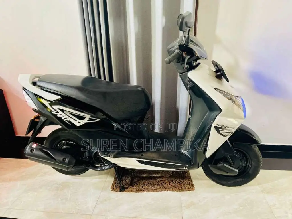 Honda Dio 2015 Motorbike (Used)