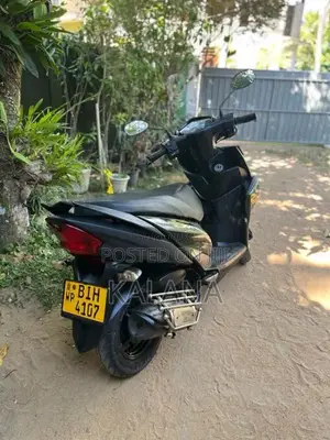 Yamaha ZR 2020 Motorbike (Used)