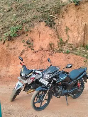 Hero Hunk 2014 Motorbike (Used)
