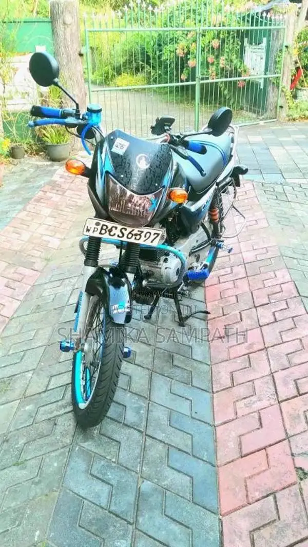 Bajaj CT-100 2015 Motorbike (Used)