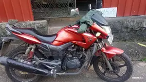 Hero Hunk 2016 Motorbike (Used)