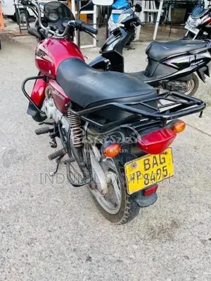 Bajaj Boxer 2011 Motorbike (Used)