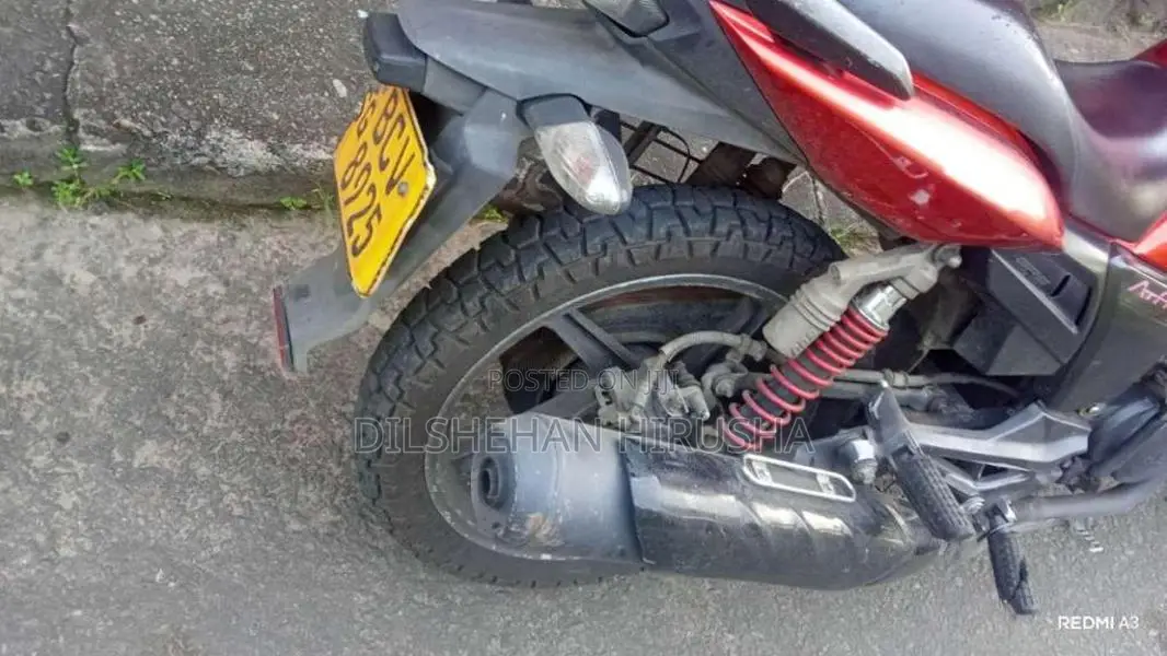 Hero Hunk 2016 Motorbike (Used)