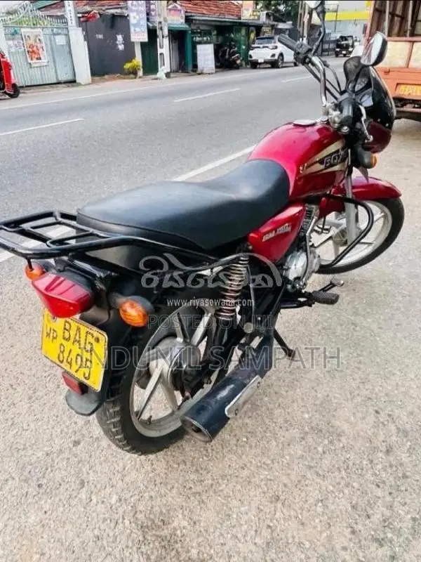 Bajaj Boxer 2011 Motorbike (Used)