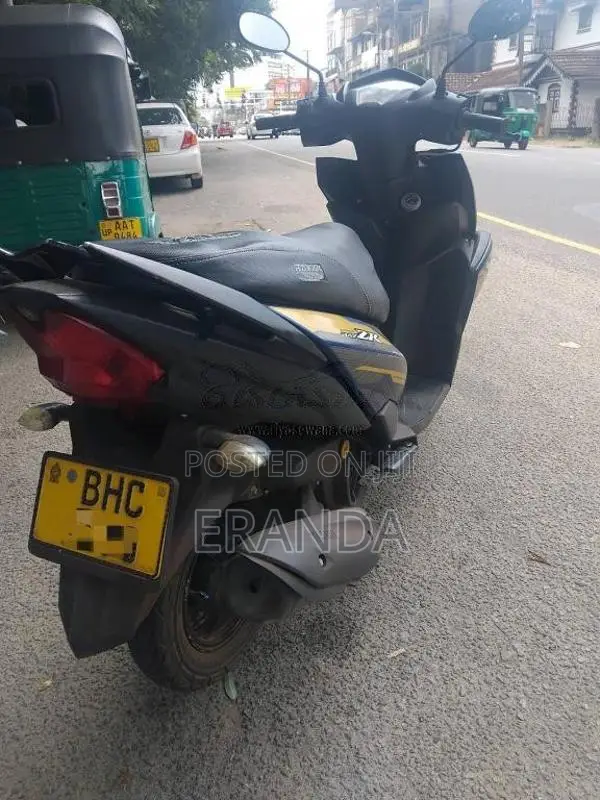 Yamaha ZR 2018 Motorbike (Used)