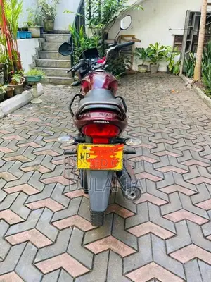 Honda Shine 2013 Motorbike (Used)