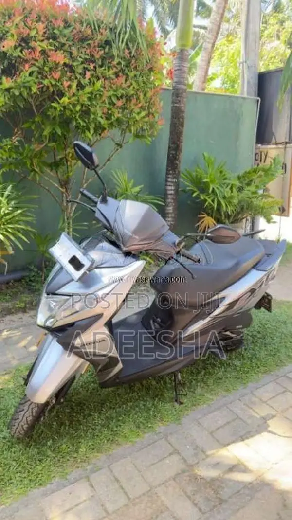 Honda Dio 2025 Motorbike (Used)