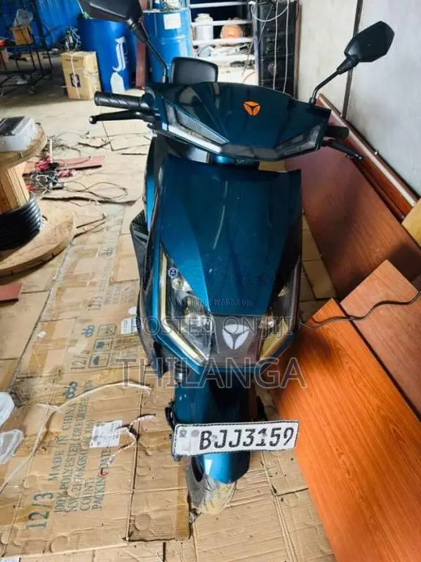 Yadea T5 2025 Motorbike (Used)
