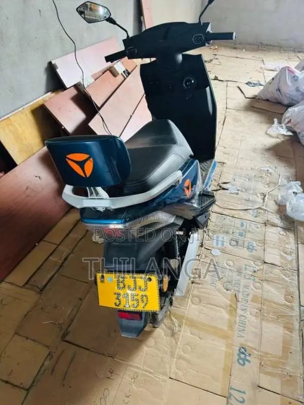 Yadea T5 2025 Motorbike (Used)