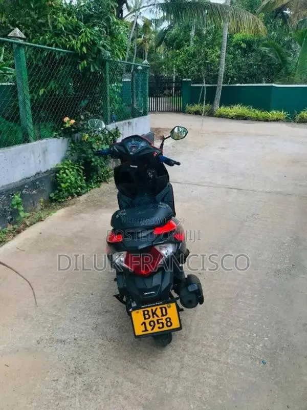 Honda Dio 2025 Motorbike (Used)