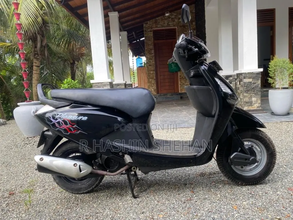 Hero Pleasure 2012 Motorbike (Used)