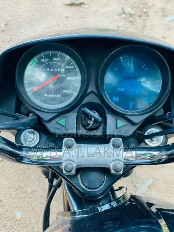 Hero Hf Deluxe 2018 Motorbike (Used)