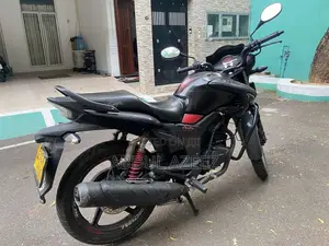 Hero Hunk 2015 Motorbike (Used)