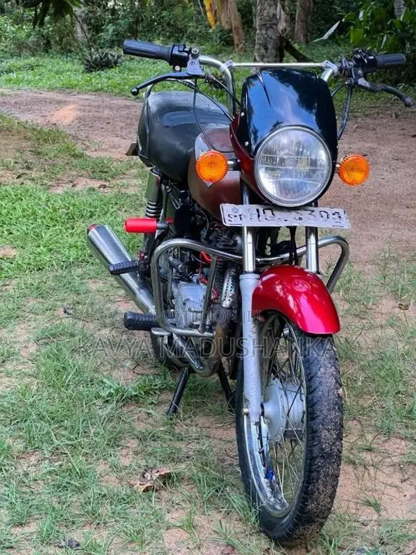 Bajaj Boxer 2009 Motorbike (Used)