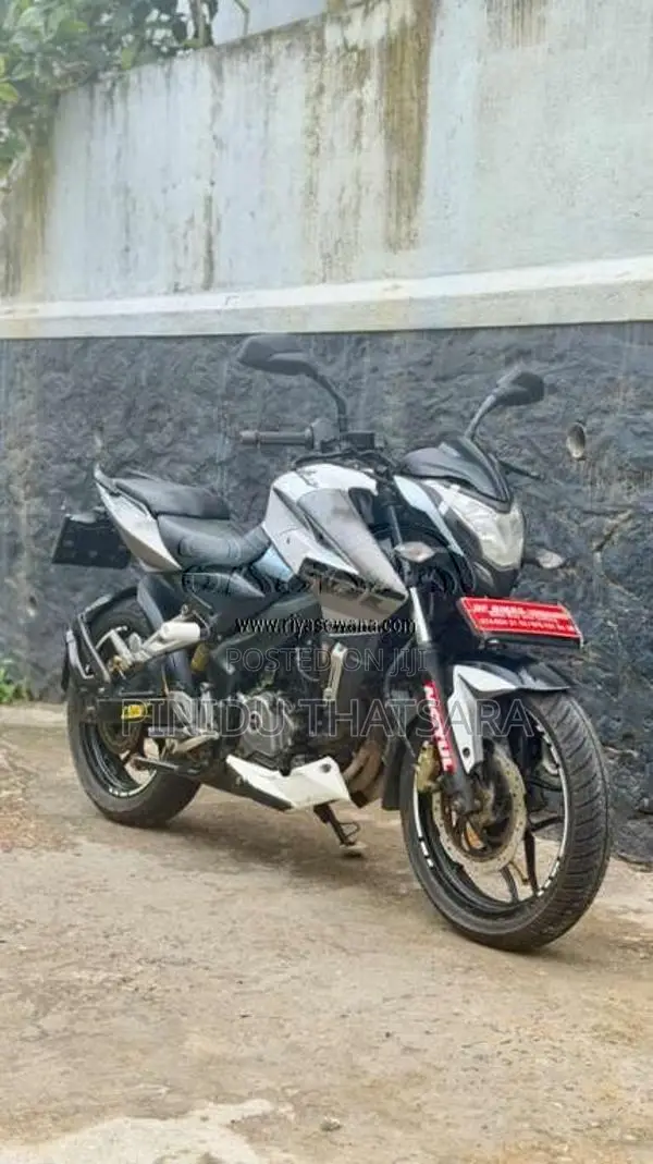 Bajaj Pulsar NS200 2017 Motorbike (Used)