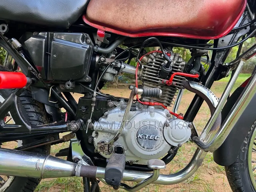 Bajaj Boxer 2009 Motorbike (Used)