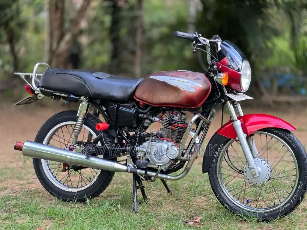 Bajaj Boxer 2009 Motorbike (Used)