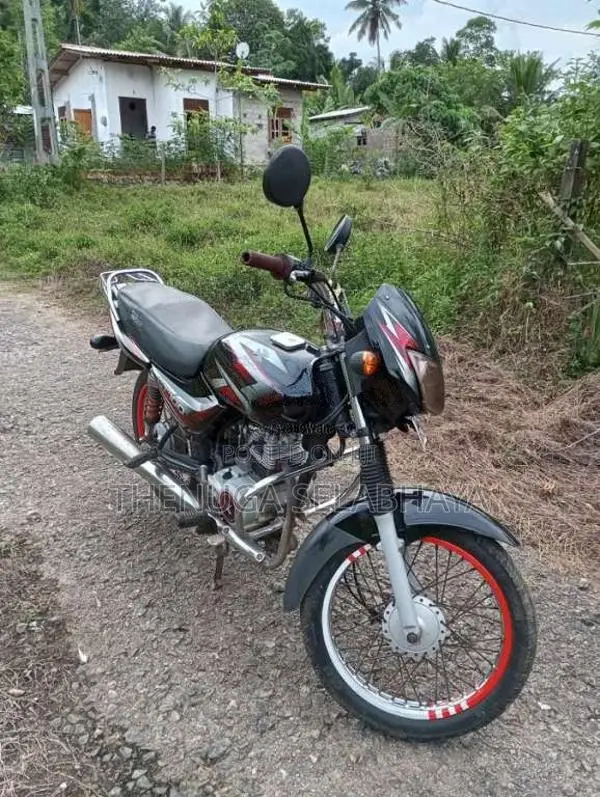 Bajaj CT-100 2015 Motorbike (Used)