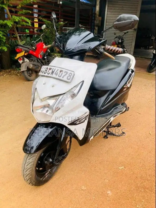 Honda Dio 2015 Motorbike (Used)