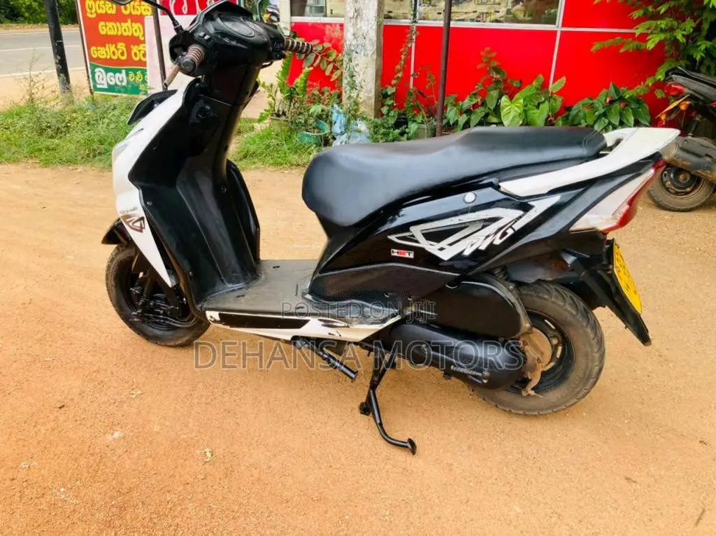 Honda Dio 2015 Motorbike (Used)
