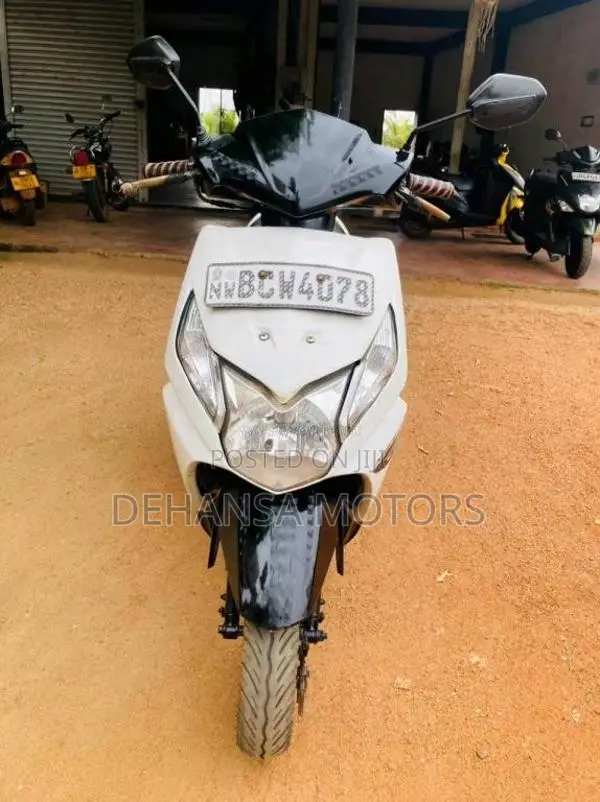 Honda Dio 2015 Motorbike (Used)