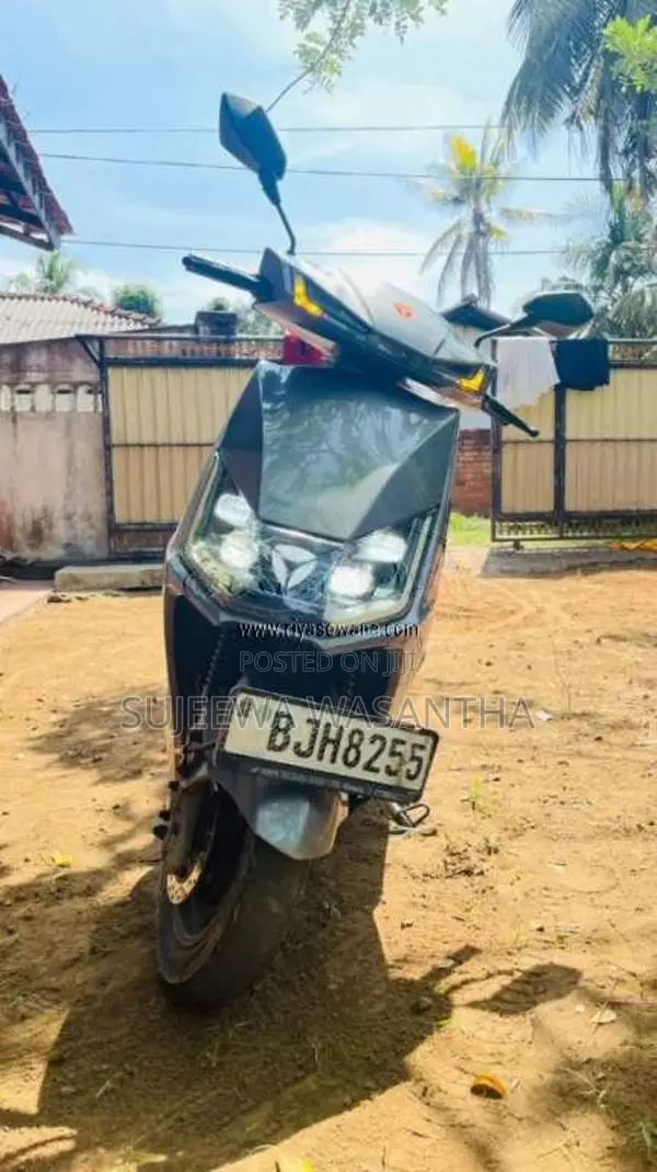 Yadea T5 2024 Motorbike (Used)