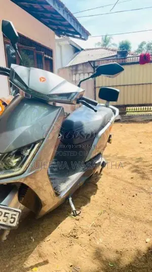 Yadea T5 2024 Motorbike (Used)