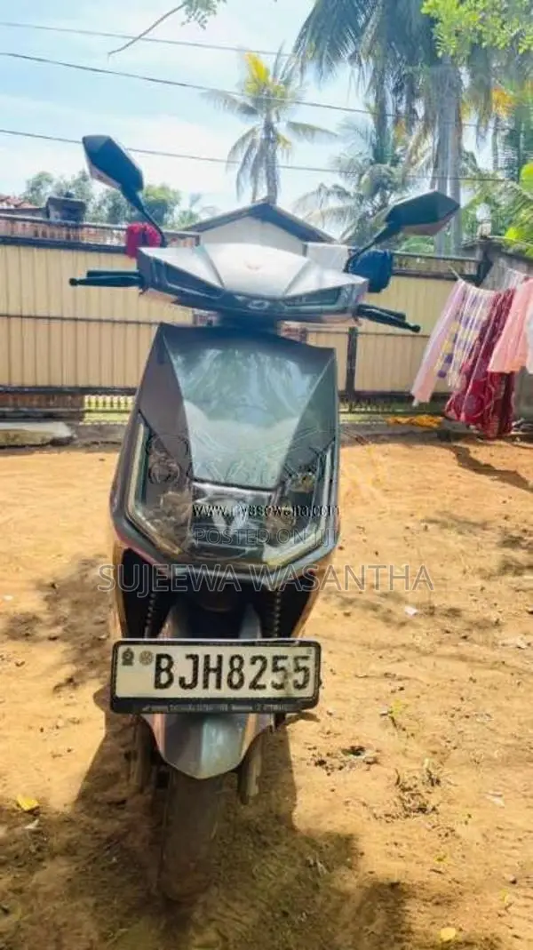 Yadea T5 2024 Motorbike (Used)