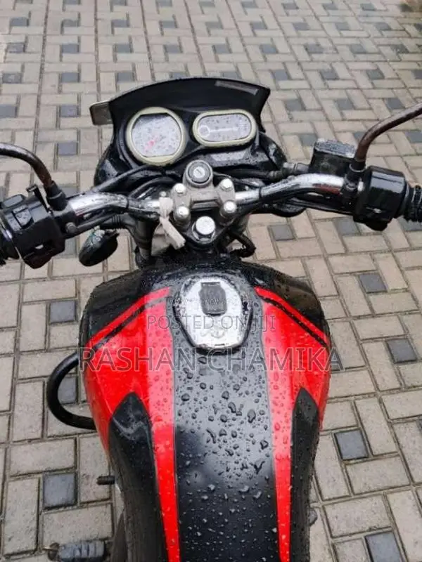 Bajaj V15 2016 Motorbike (Used)