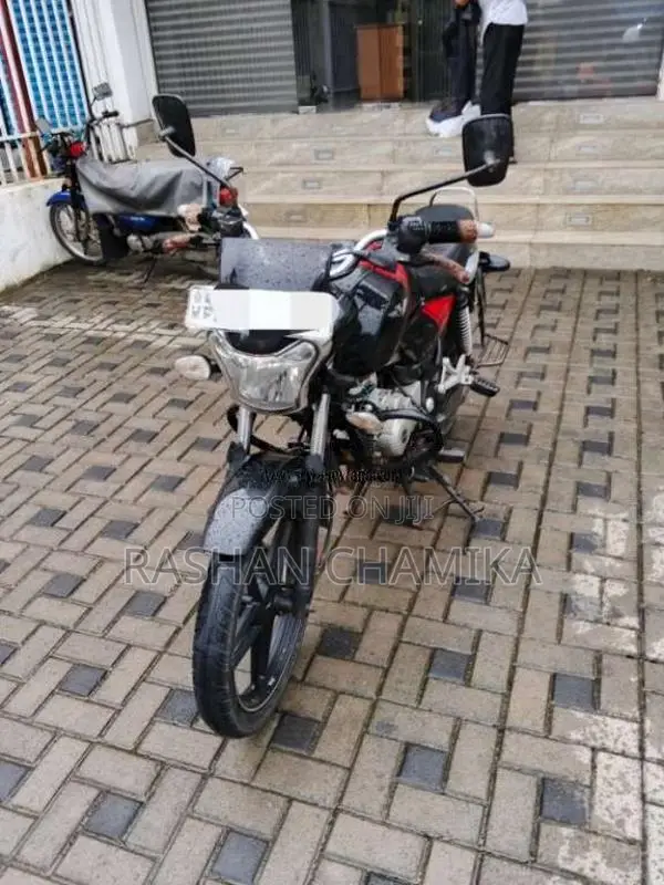 Bajaj V15 2016 Motorbike (Used)