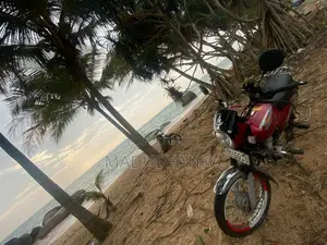 Bajaj Boxer 2004 Motorbike (Used)