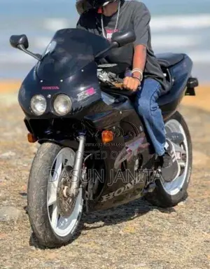 Honda CBR 2000 Motorbike (Used)