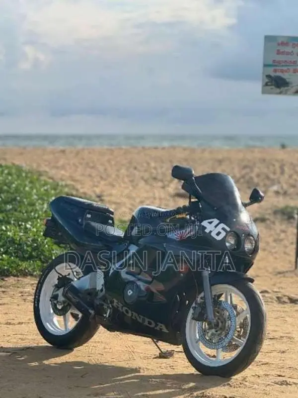 Honda CBR 2000 Motorbike (Used)