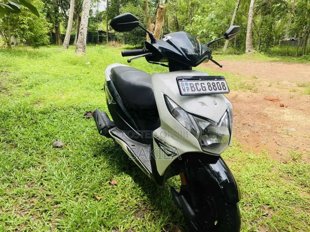 Honda Dio 2015 Motorbike (Used)