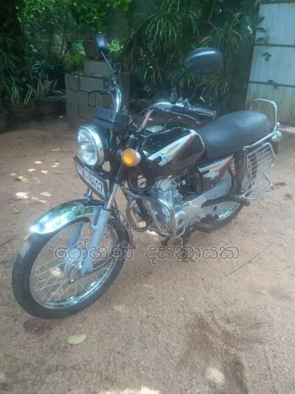Bajaj Boxer 2006 Motorbike (Used)