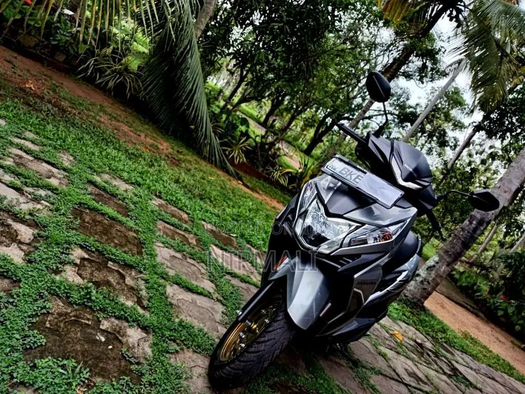 Honda Dio 2025 Motorbike (Used)