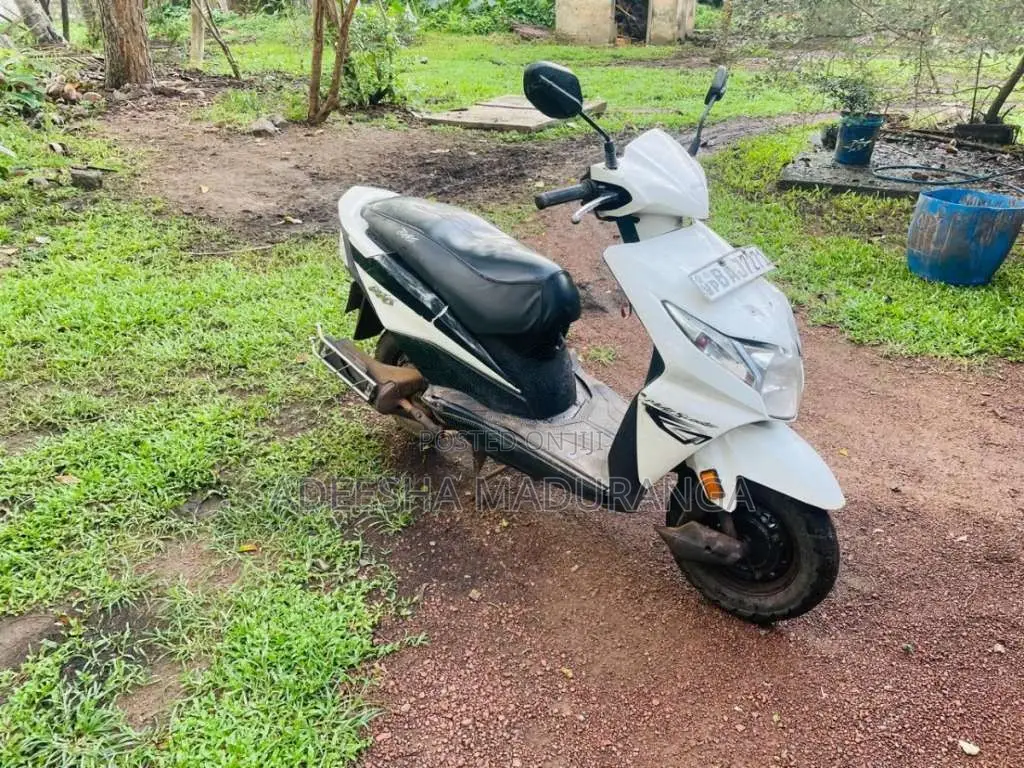Honda Dio 2013 Motorbike (Used)